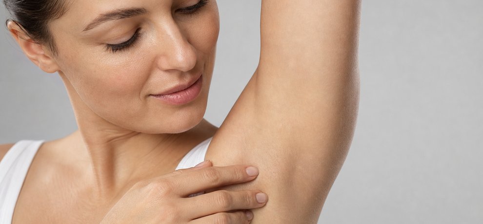 Excessive sweating: understanding the causes and managing it naturally